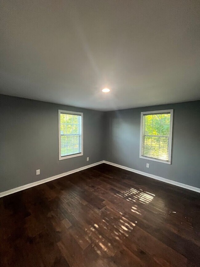Building Photo - 5613 Hardwick Ln