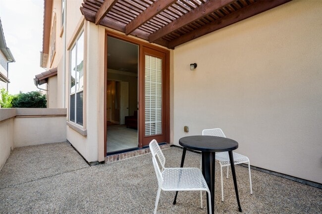Building Photo - 6961 Bella Vis