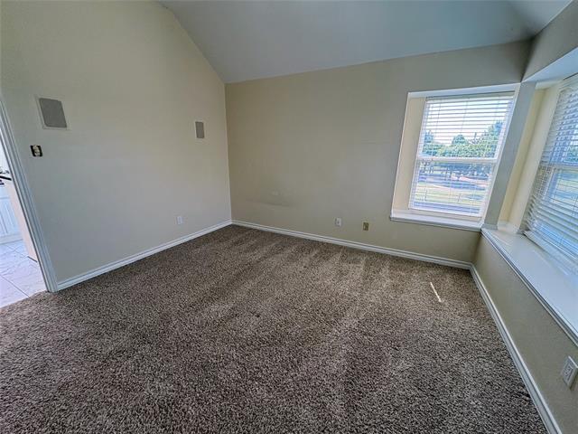 Building Photo - 512 Woodlake Dr