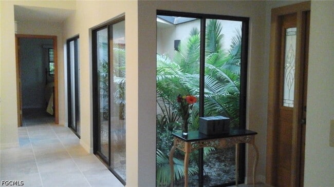 Building Photo - 4011 SW 2nd Ave