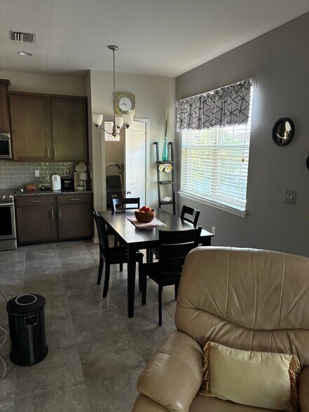 Building Photo - 8332 Enclave Way