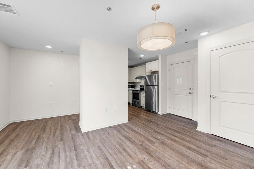 Building Photo - 2900 NE Kendallwood Pkwy