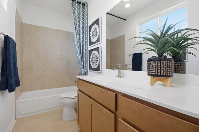 Building Photo - Townhome With Fenced Yard, Neighborhood Pickleball Court, Dog Park, Yard Maintenance Paid