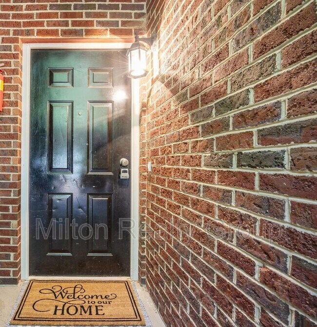 Building Photo - 74 Fantasy Ln