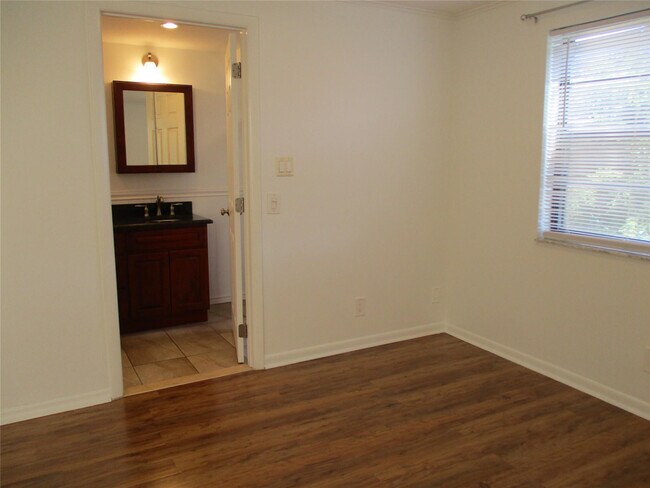 Building Photo - 9370 SW 8th St