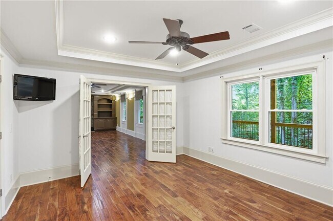 Building Photo - 4563 Fountain Dr NE