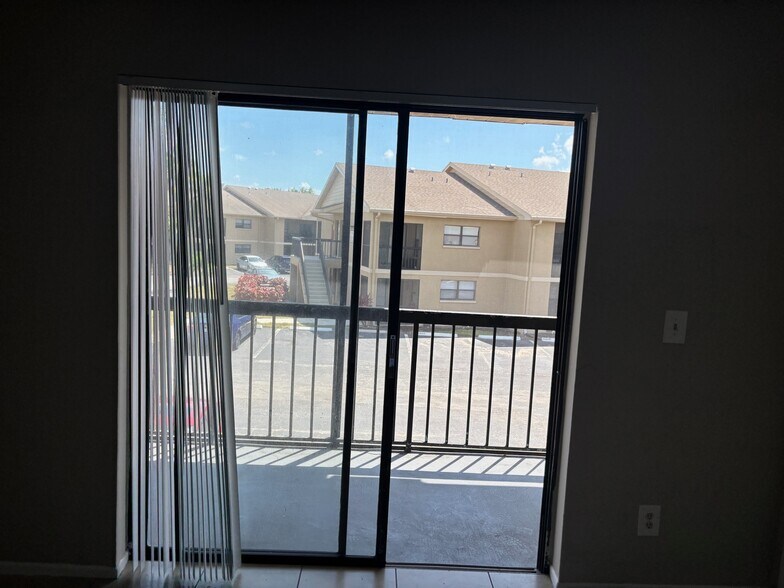 Building Photo - 5323 Summerlin Rd