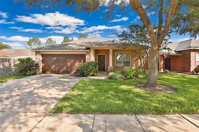 Primary Photo - 10511 Saratoga Square