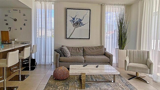 Building Photo - 401 N Birch Rd