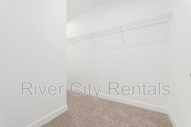 Building Photo - 9273 Dolphin St