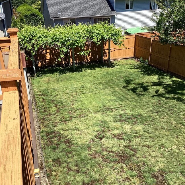 Building Photo - Updated 4 bedroom in The Desirable Merrill...