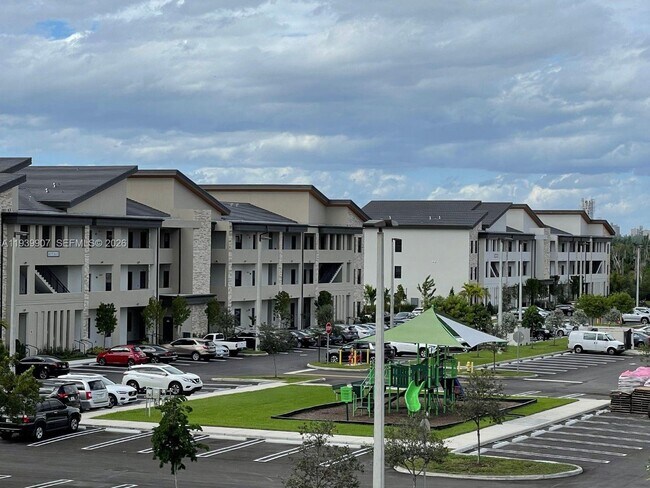 Building Photo - 7915 NW 104th Ave