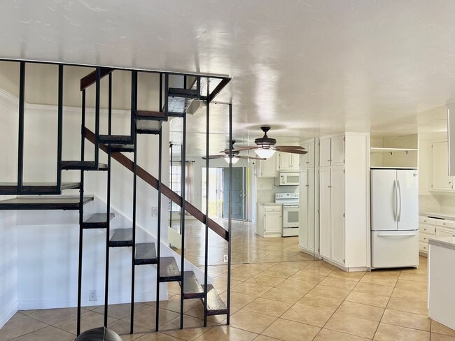 Building Photo - Spacious 3 Bedroom 2 Bathroom Town-Home with In-Unit Laundry, Pool and 2 Parking Spaces!