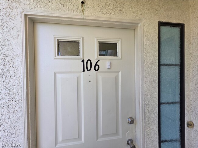 Building Photo - 4865 S Torrey Pines Dr