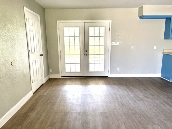 Building Photo - 39 Melody Ln