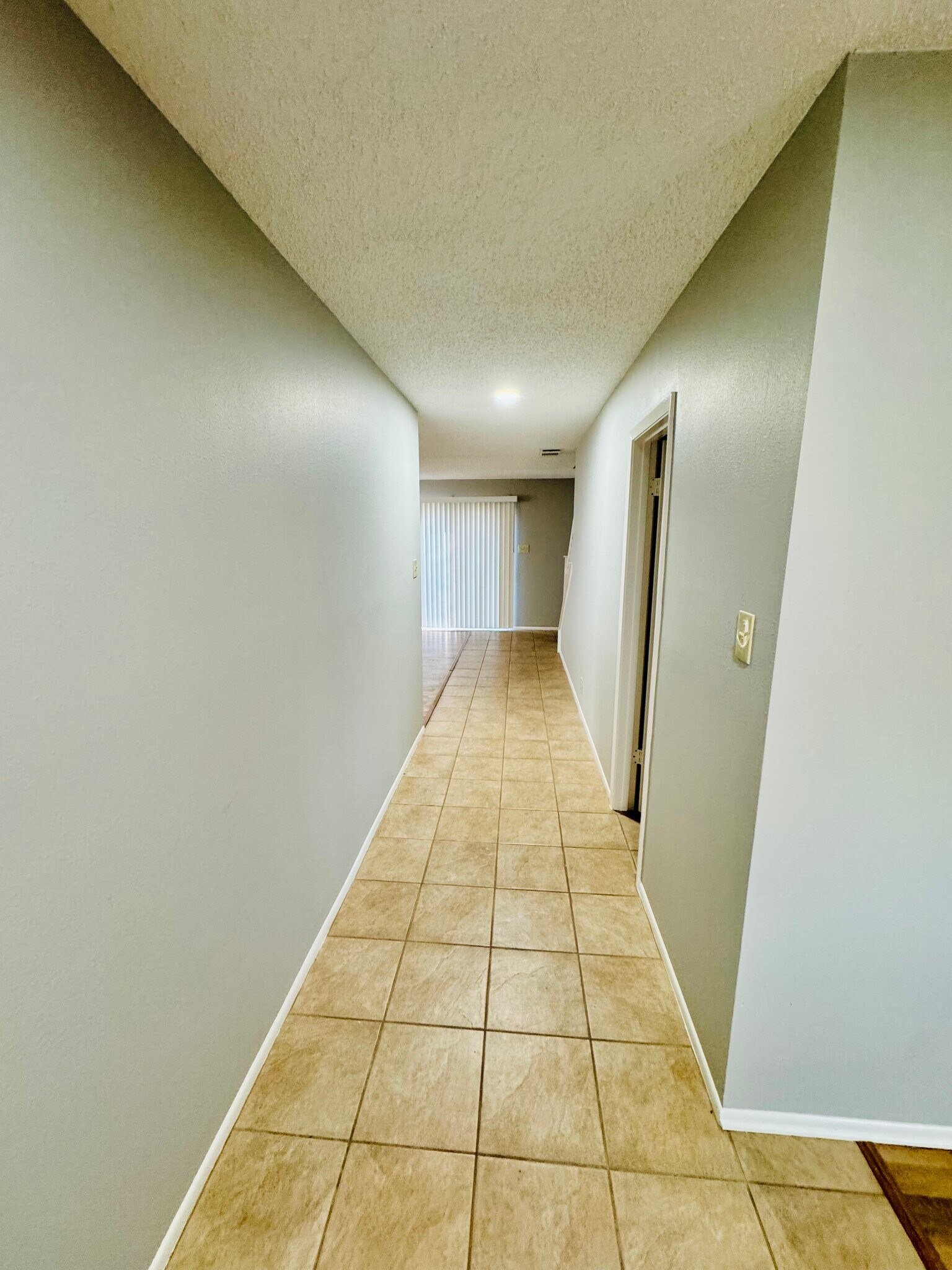 Building Photo - 9250 Ridge Path