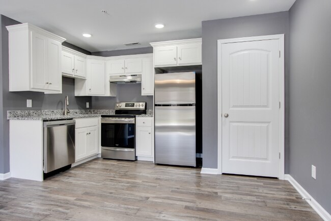 Building Photo - 138 Main St N