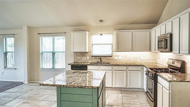 Building Photo - 9959 Driftwood Park Dr