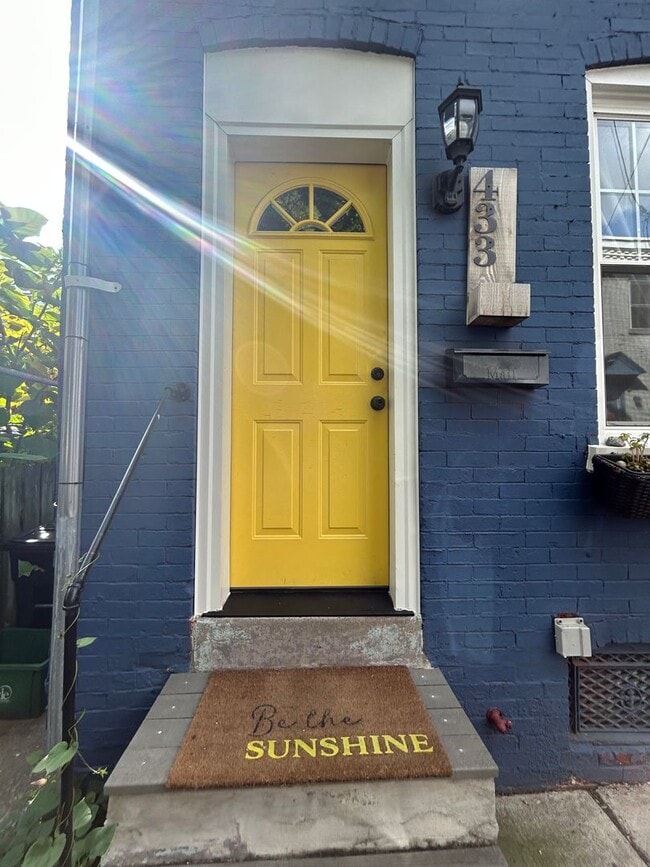Building Photo - Now Leasing - Beautiful 3-bedroom, 1.5-bat...
