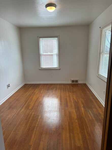 Building Photo - 622 Barmore Ave