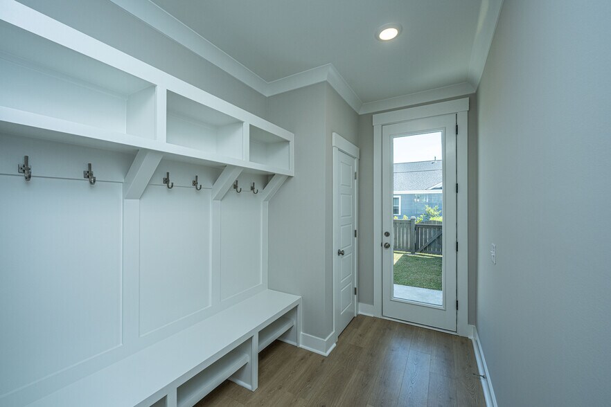 Building Photo - 163 Pocket Bend Cir