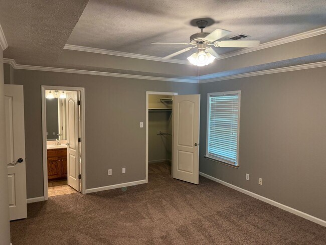 Building Photo - 2403 Lancashire Ln