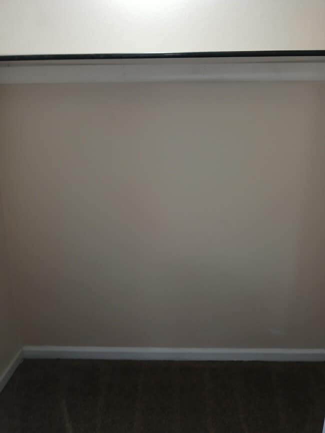 Building Photo - 510 S Poplar St