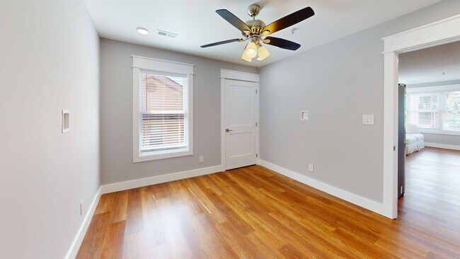 Building Photo - 1704 Highland Ave