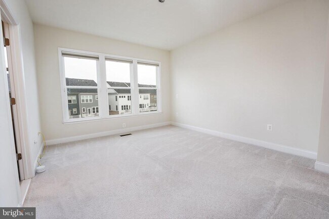 Building Photo - 2056 Alder Ln