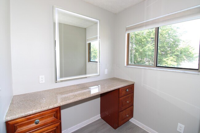 Building Photo - 2515 Pressman Dr