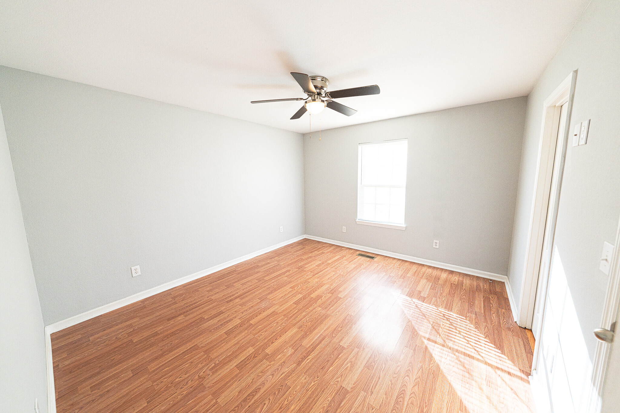 Building Photo - 1532B Katherine St NW