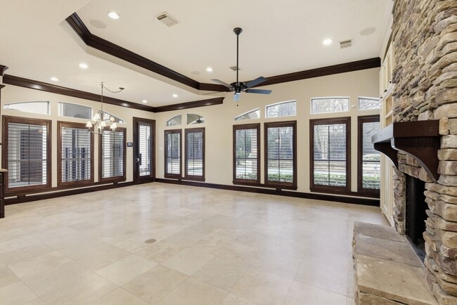 Building Photo - 30 N Palmiera Cir