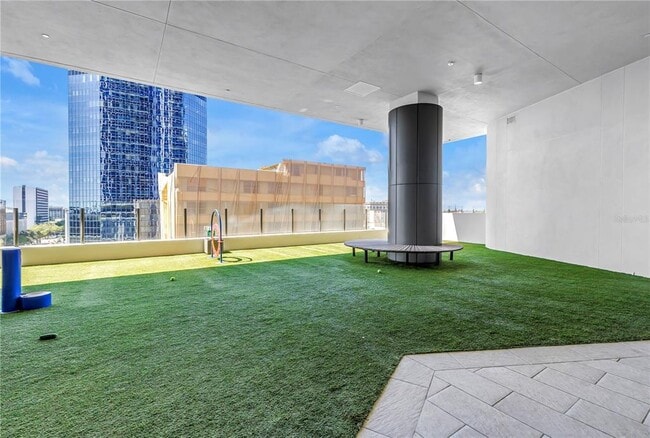 Building Photo - 275 1st Ave S