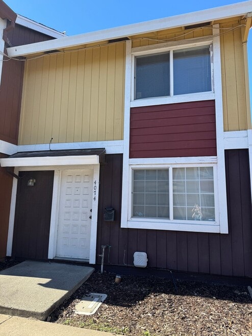 Building Photo - 4074 Weymouth Ln