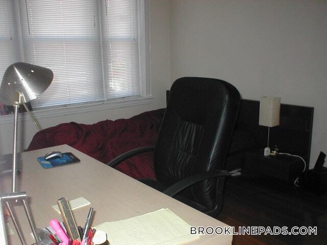 Building Photo - 208 Winthrop Rd