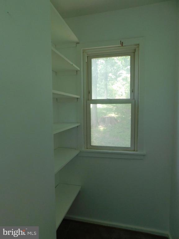 Building Photo - 229 Sunset Ln