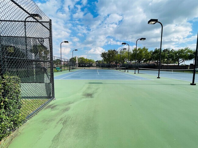 Building Photo - 14303 Tasmania Ct