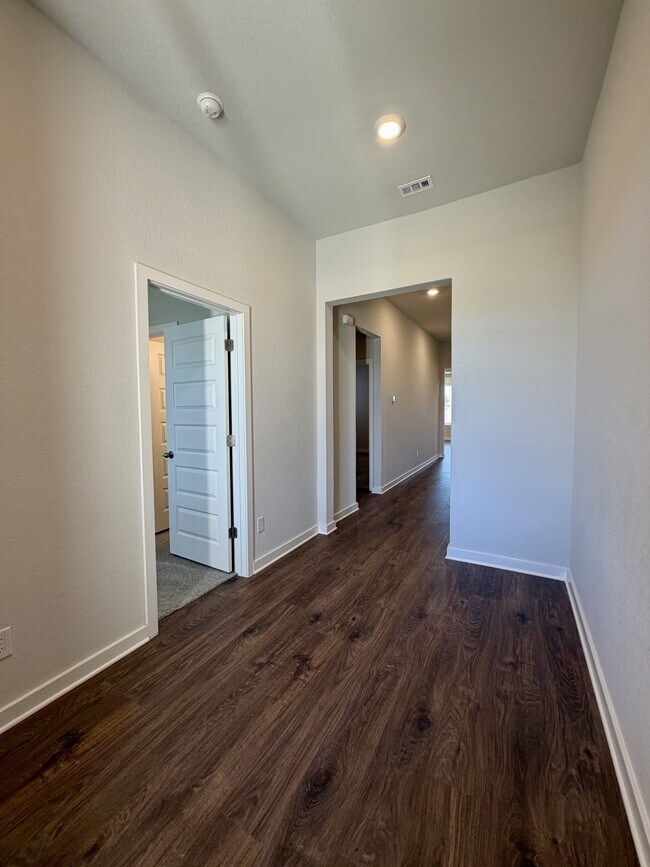 Building Photo - 14427 Inspiration Pt