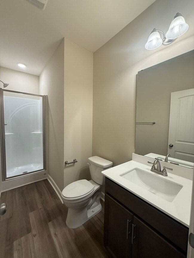 Building Photo - Brand New Duplex!