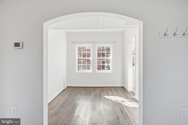 Building Photo - 1744 N Rhodes St