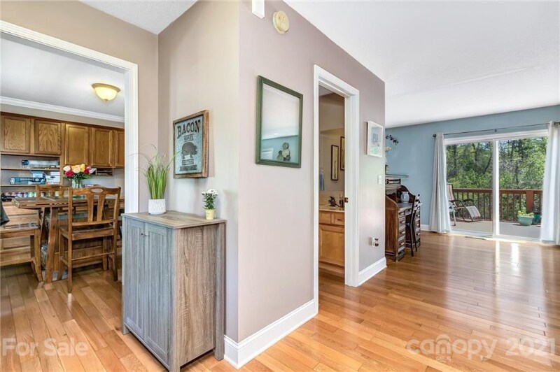 Building Photo - 21 Locust Meadow Ln