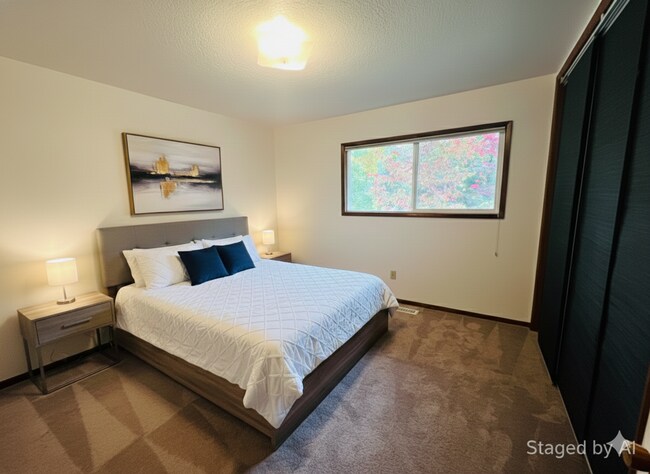 Building Photo - Charming One-Level Home in Garden Home — Near Washington Square & Trader Joe’s! Landscaping Inclu...