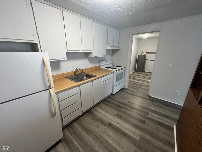 Building Photo - 2000 Indianapolis Rd