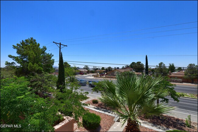Building Photo - 710 N Resler Dr