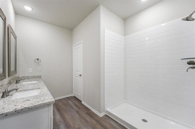 Building Photo - 275 Rd 5102F
