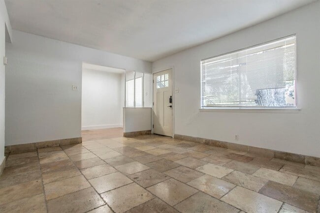 Building Photo - 104 Prestwick Blvd