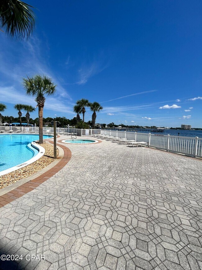 Building Photo - 6422 US-98