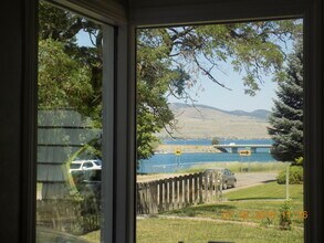 Building Photo - Beach Cottage-Fully Furnished - AVAILABLE JULY 10TH - MAY 31ST 2026