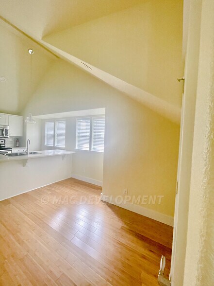 Building Photo - 9105 NE Sacramento St