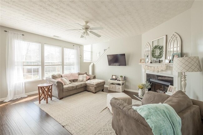 Building Photo - 3615 Beacon Ridge